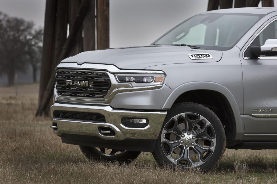Детали экстерьера Ram 1500 Limited Crew Cab (DT) 2018 года  (фото 18 из 40)